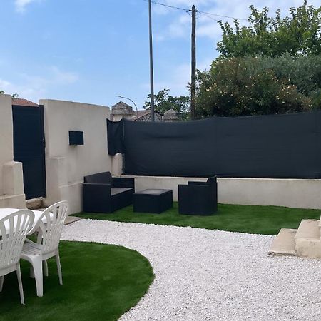 Logement Prive A Proximite Du Mont Ventoux Carpentras Exterior photo